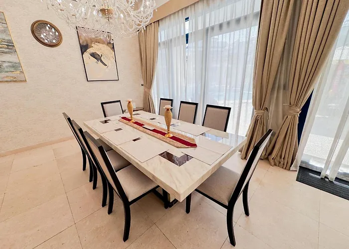 Estatesmen Palm Jumeirah Luxury Family Friendly Villa