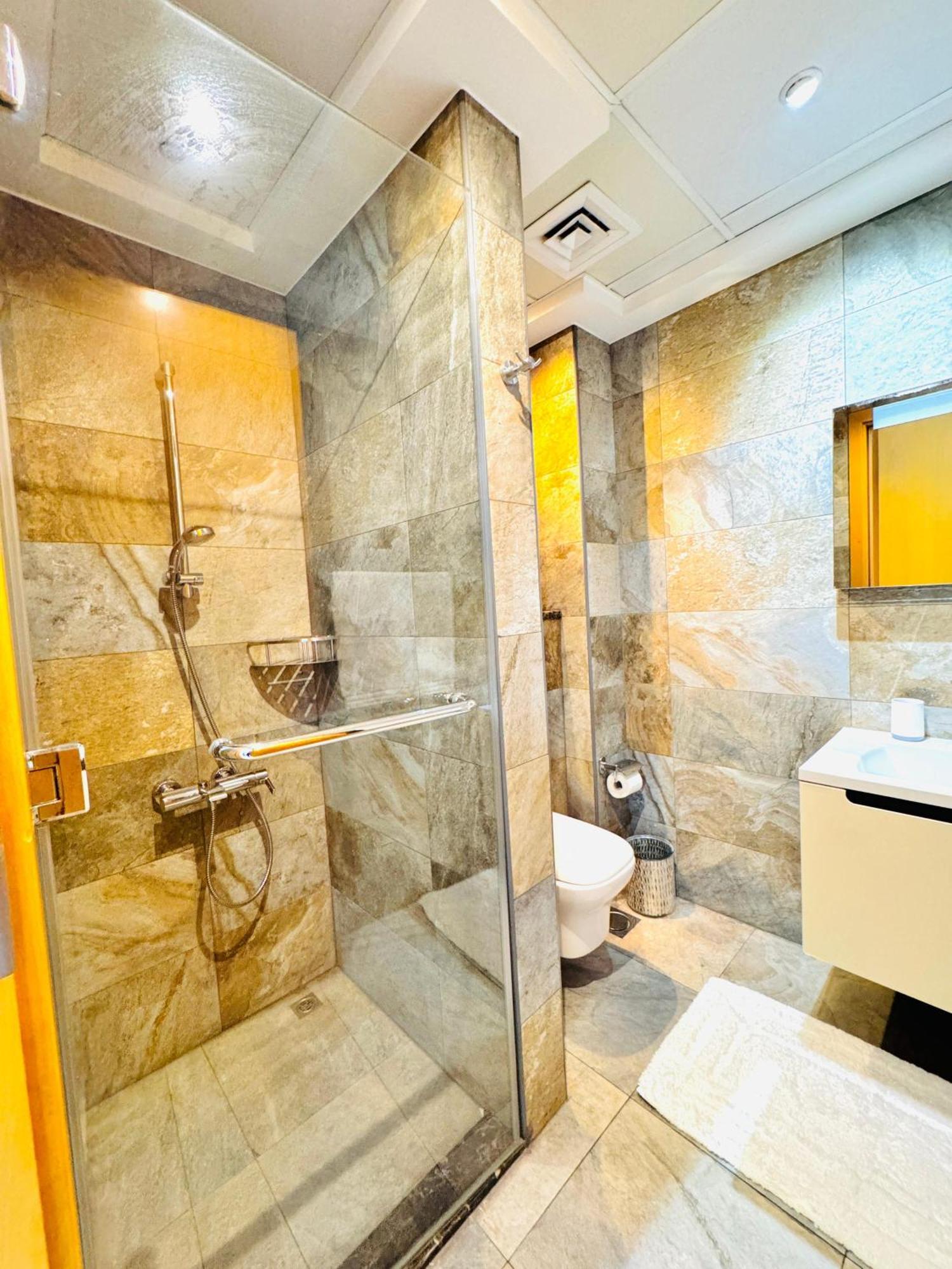 Estatesmen Palm Jumeirah Luxury Family Friendly Villa *