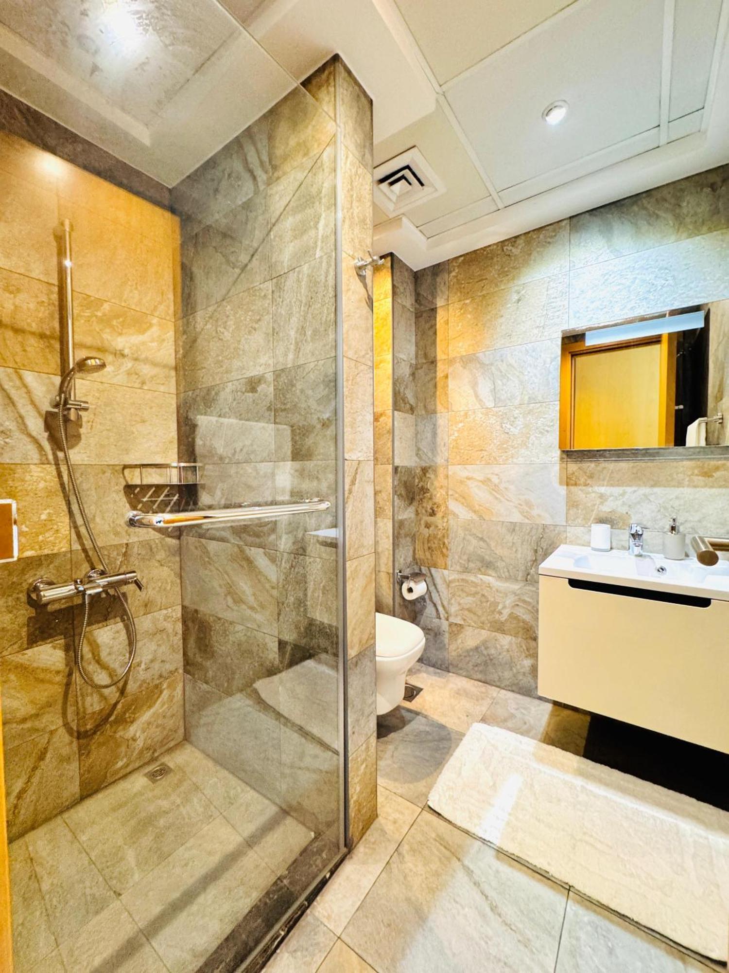 Estatesmen Palm Jumeirah Luxury Family Friendly Villa