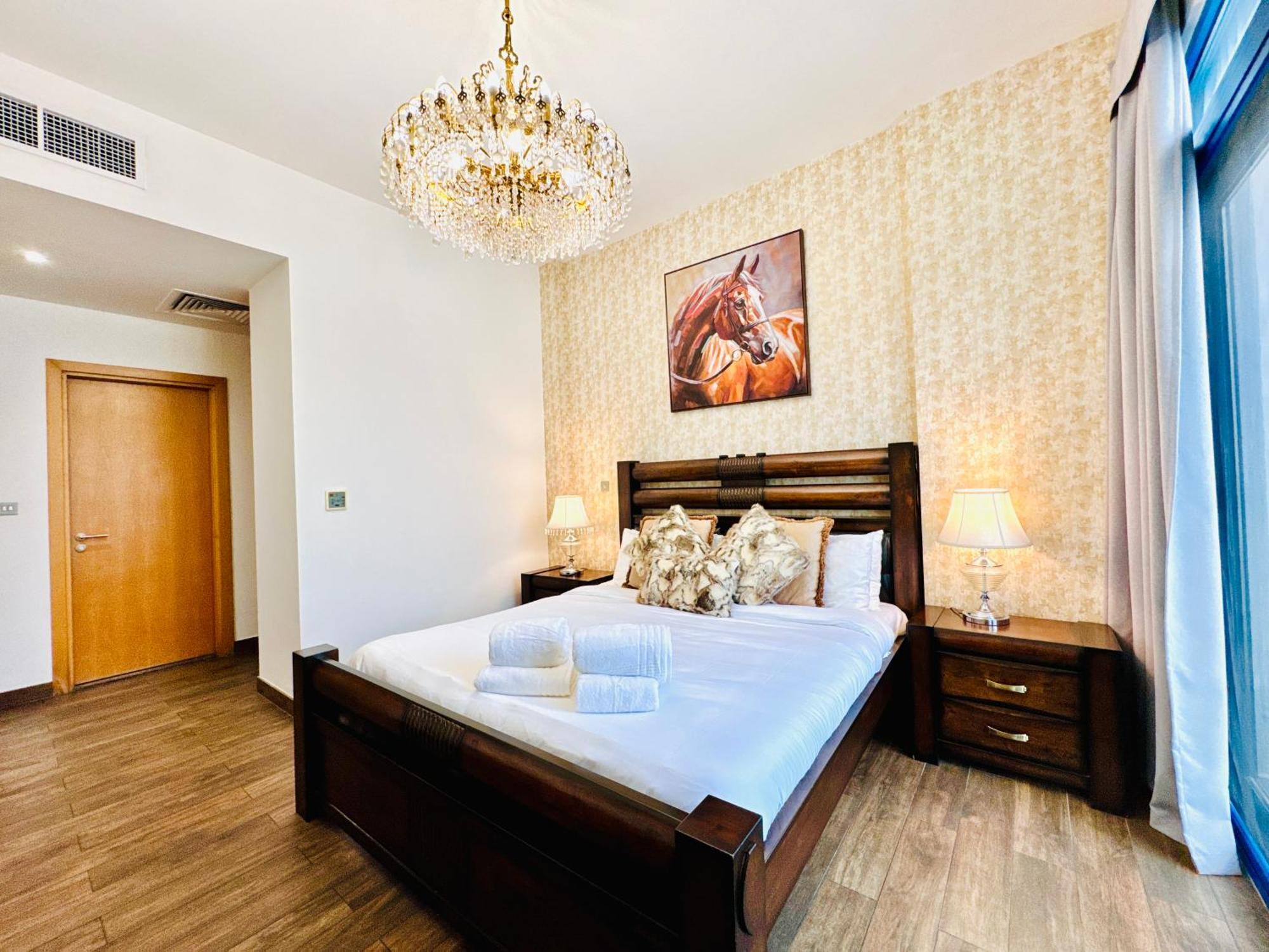 Estatesmen Palm Jumeirah Luxury Family Friendly Villa Dubai