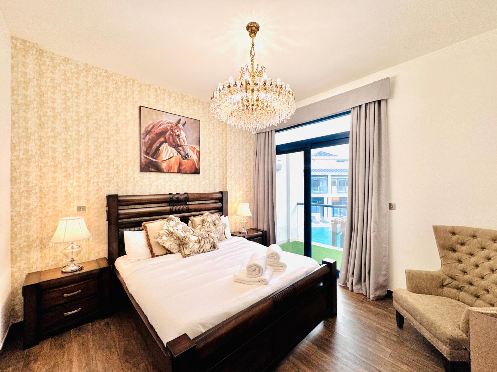 Estatesmen Palm Jumeirah Luxury Family Friendly Villa Dubai