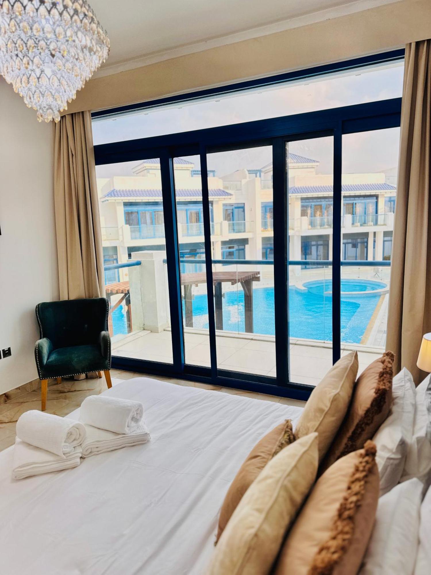Villa Estatesmen Palm Jumeirah Luxury Family Friendly