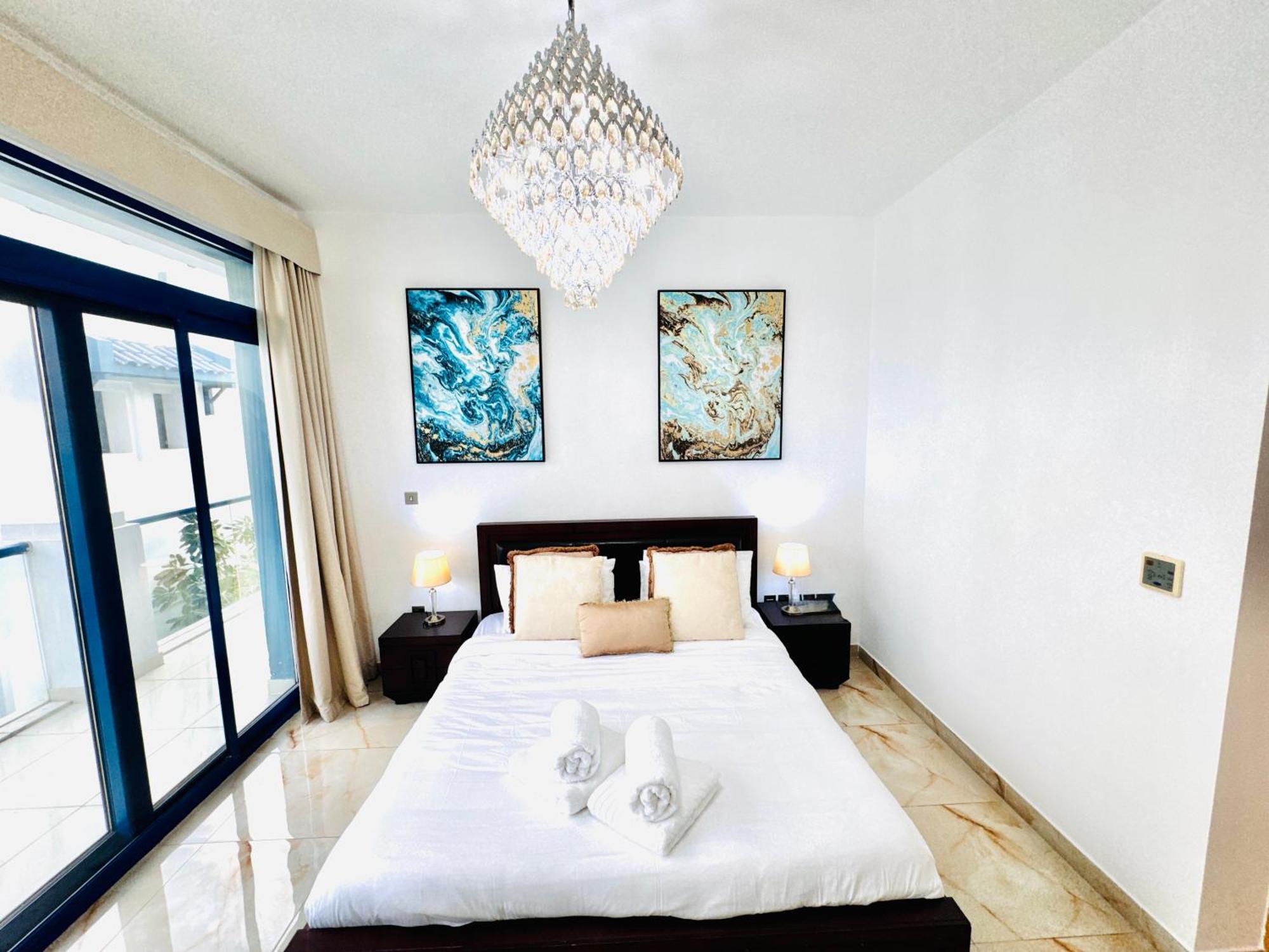 Estatesmen Palm Jumeirah Luxury Family Friendly Villa *