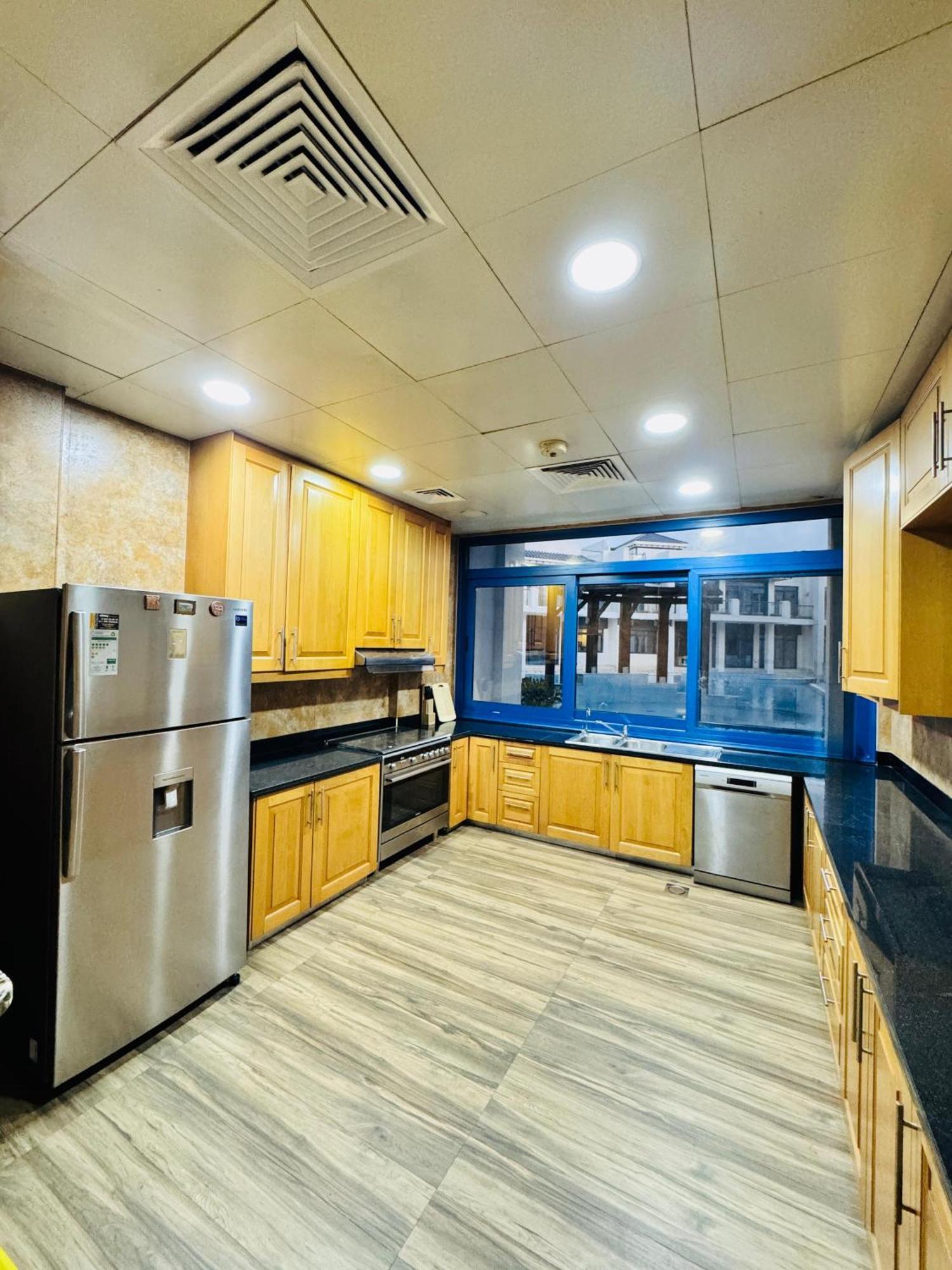Estatesmen Palm Jumeirah Luxury Family Friendly Villa *