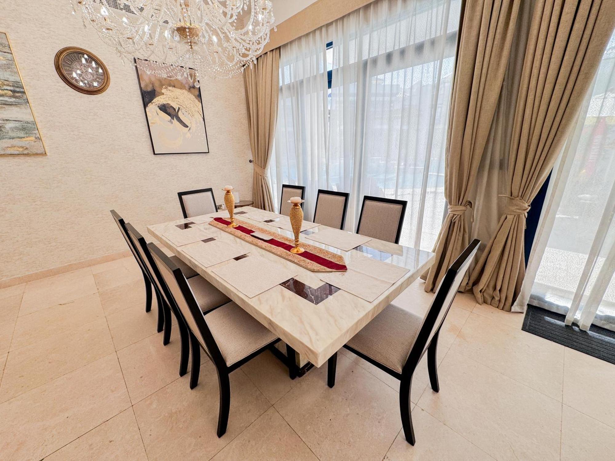 Villa Estatesmen Palm Jumeirah Luxury Family Friendly Dubai